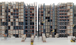 4-Way Pallet Shuttle kiirendab suure liikuvusega toodete laotoiminguid
