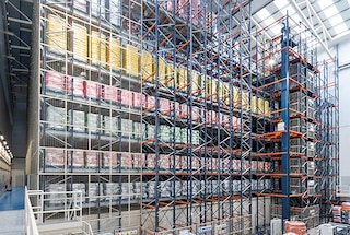 Automaatne Pallet Shuttle sobib ideaalselt ettevõtetele, mis haldavad suurel hulgal kaubaaluseid ühe laoarvestusühiku kohta