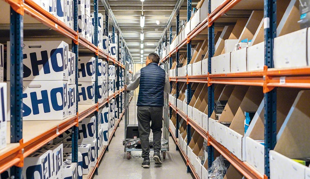 Motocard on optimeerinud tellimuste komplekteerimist Easy WMS tarkvaraga