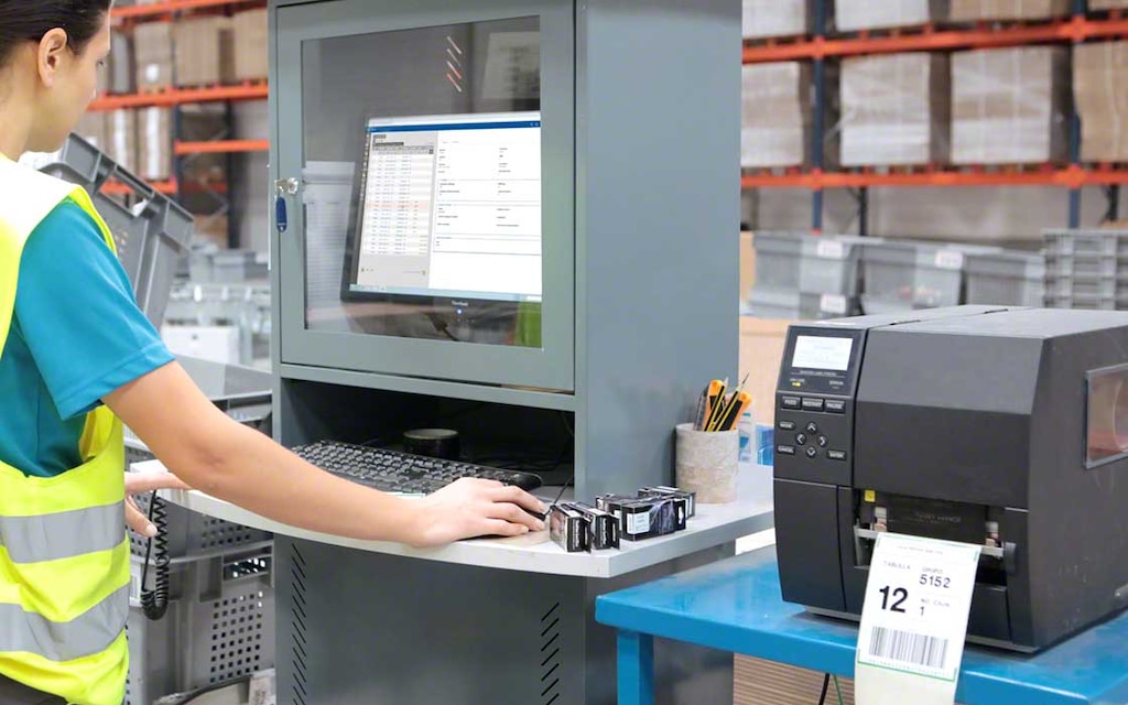 WMSid korraldavad selliseid ülesandeid nagu komplekteerimine ja varude täiendamine automaatselt