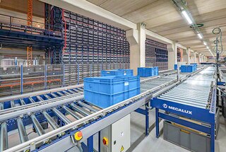 Kastide rullkonveierid automatiseerivad väikeste kaubaühikute vastuvõtmist