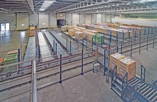 Kaubaaluste konveierid suudavad transpordialuse abil varustada eellaaditud voolukanalitega ala