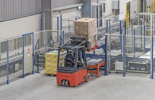 Kaubaaluste rullkonveierisüsteemid on mitmekülgsed, modulaarsed ja kohandatavad iga laoplaaniga