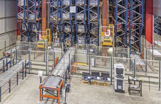 Turvapiirded piiravad juurdepääsu kaubaaluste virnastuskraanade tööalale