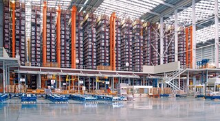 Kaubaaluste virnastajate kraanad