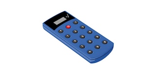 Kaugjuhtimispuldi abil saavad operaatorid juhtida vahekäikude avamist kahveltõstukitelt