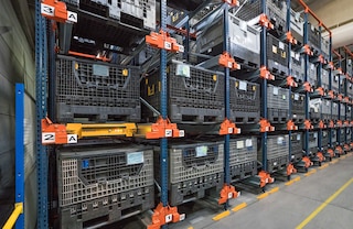 Pallet Shuttle süsteem suudab hallata ka muud tüüpi kaubaühikuid, näiteks plastist kaste