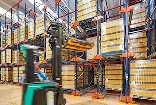 Pallet Shuttle süsteemi soovitatakse ladudele, kus on suured sissetulevad/väljaminevad kaubavood