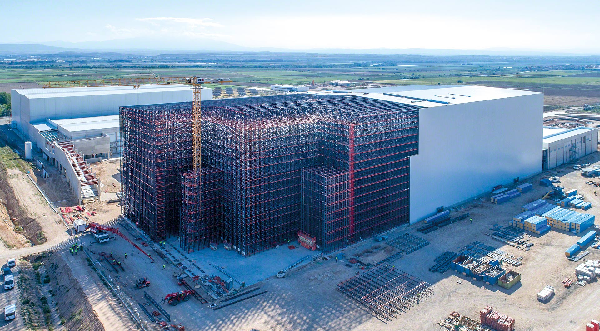 Riiulitele tuginevad laohooned