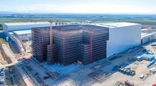 Riiulitele tuginevad laohooned