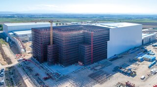 Riiulitele tuginevad laohooned